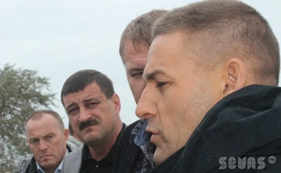 Депутаты горсовета: у властей города не хватает мышц остановить добычу песка «Суэстой»