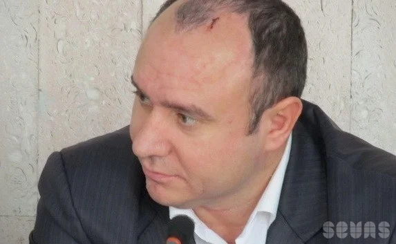 Басов попросил общественников не присылать ему «писанину» на украинском языке