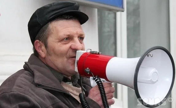 Напавший на мать лидера Союза рабочих Севастополя представился сотрудником милиции