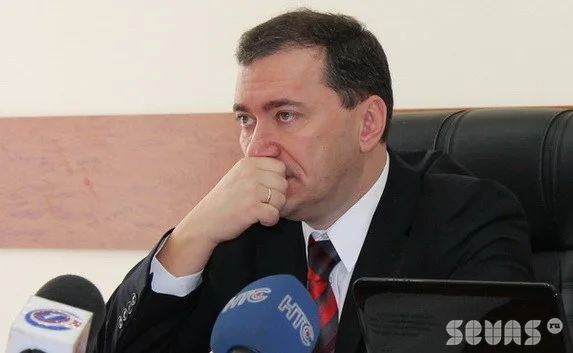 Белик оставил своё кресло в президиуме горсовета