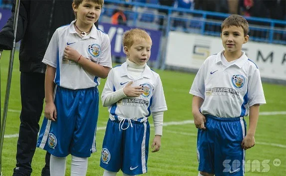 В футбол играют настоящие мужчины, а фанаты — гадят…