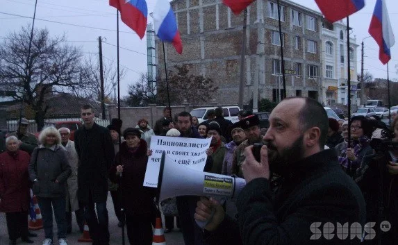 В Севастополе польскому генконсулу пригрозили коктейлем Молотова и потребовали «убрать свою ж...»