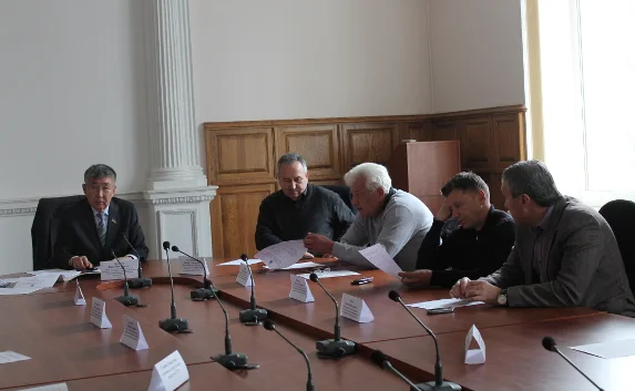 Комиссия Булатова против выделения Богданову 25 миллионов на плитку для парков