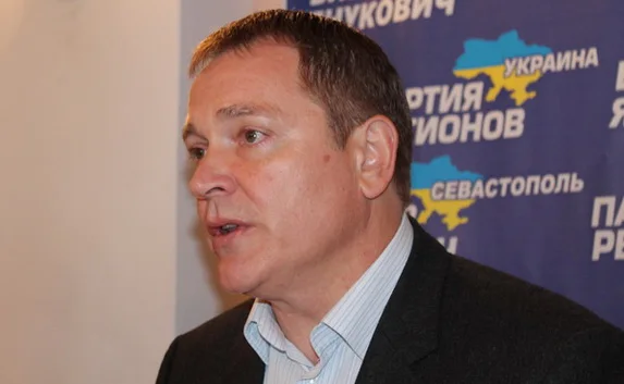 Колесниченко пояснил, что под базами террористов он имел в виду квартиры 