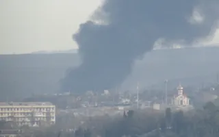 В Инкермане горит бассейн с мазутом. Площадь возгорания 200 квадратных метров