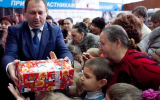 Юных спортсменов мотивировали к достижениям подарками к Крещению