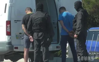 Если вашу машину остановили и досматривают, то милиция ищет угнанное авто