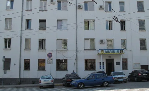 Арестом закончились приключения «писающего мальчика» под Ленинским РОВД