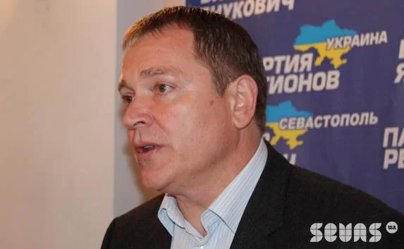 Дворников: Колесниченко не собирается вывозить свою семью за границу