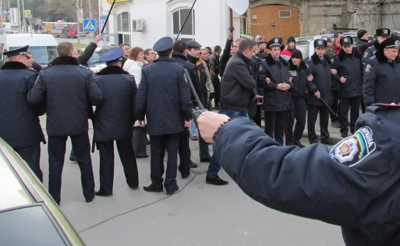 Семьям севастопольских милиционеров, откомандированных в Киев, власти помогают решать земельные вопросы