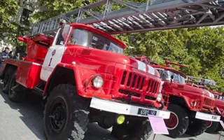 Пожарные спасли из огня молодого человека в бухте Казачья
