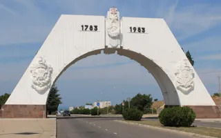 Хищение медного кабеля с арки 200-летия Севастополя обойдётся городу в 11 360 гривен 