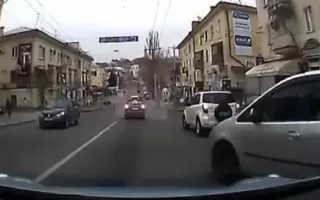 В ДТП на спуске Адмирала Октябрьского пострадали три иномарки
