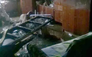 Спасатели вытащили из горящей квартиры двух человек