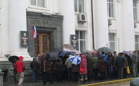 Над Севастопольским горсоветом больше не развевается флаг Украины