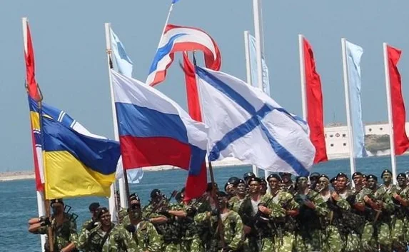 Над Cевастопольским горсоветом снова подняли флаг Украины