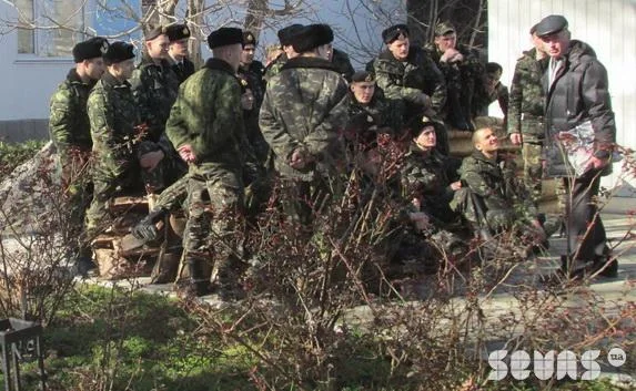 Украинские военные продолжают покидать Крым, однако не у всех есть на это деньги