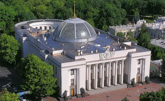 Рада приняла закон о правовом режиме в Крыму