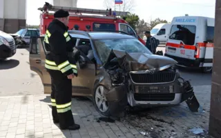 Под аркой 200-летия Севастополя столкнулись два авто