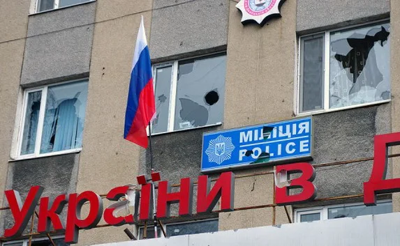 Начальник горловской милиции не сбрасывал парня с крыши, а пытался удержать?