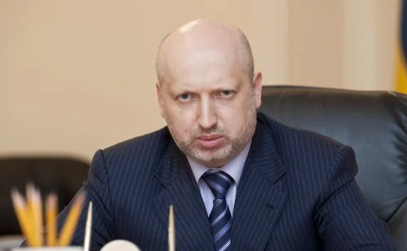Турчинов пообещал вернуть бюджет Крыму и Севастополю
