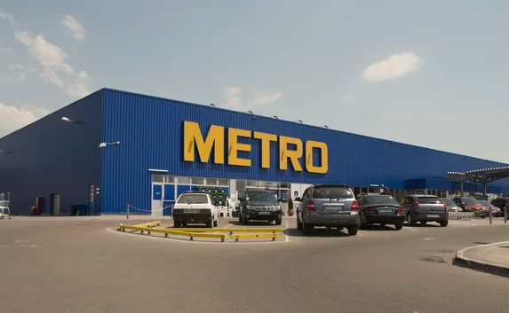 «Метро» и «Ашан» первыми в Крыму переходят под российскую юрисдикцию