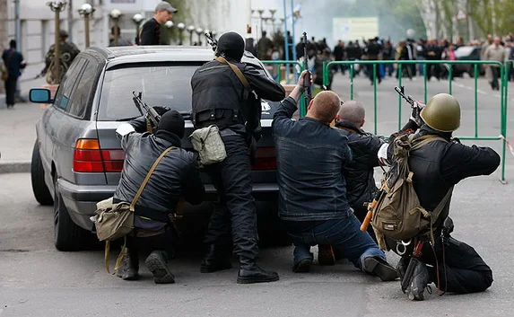 В Луганске захвачены здания ОГА, прокуратуры и МВД