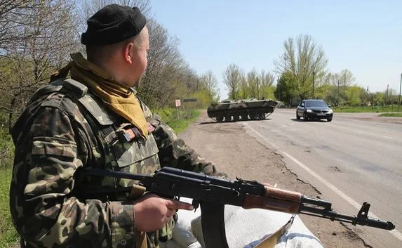 Противостояние в Луганске: один погибший, двое раненых