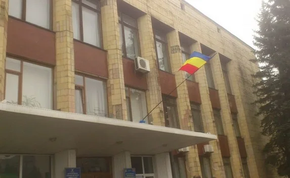 На Луганщине штурмуют здание милиции