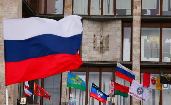 В Дебальцево депутатов вежливо уговорили принять решение о референдуме
