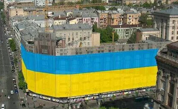Компания Ахметова ответила, с Кремлём он или с Украиной