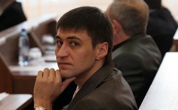 В Луганске обстреляли дом скандального экс-депутата