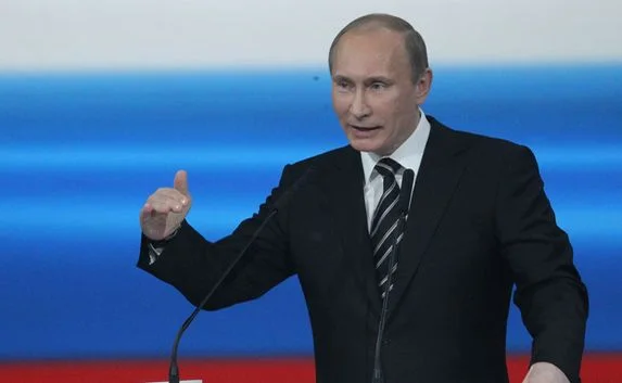 Путин настаивает на переносе референдума на востоке Украины