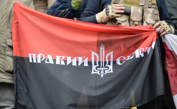 Под Киевом вооружённая молодёжь захватила базу отдыха