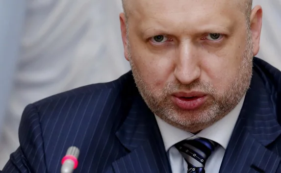 Турчинов пообещал крымским татарам встать на защиту Украины