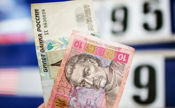 С 1 июня крымчанам надо будет искать банки, где обменивать гривну