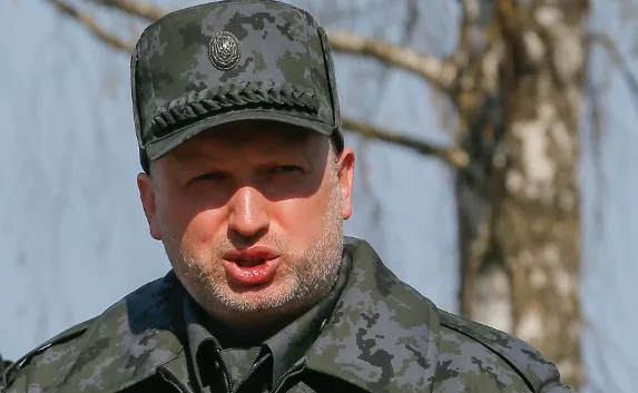 Турчинов проинспектировал позиции силовиков под Славянском