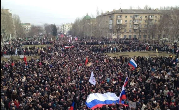 В Донецке митингуют против президентских выборов
