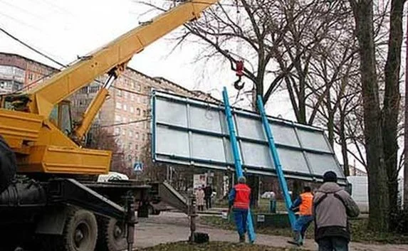 В Крыму уберут больше половины наружной рекламы