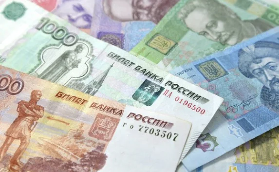 В Севастополь направили самолёты с разменными рублями