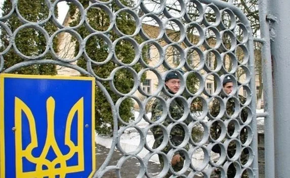 В Луганске идёт штурм воинской части