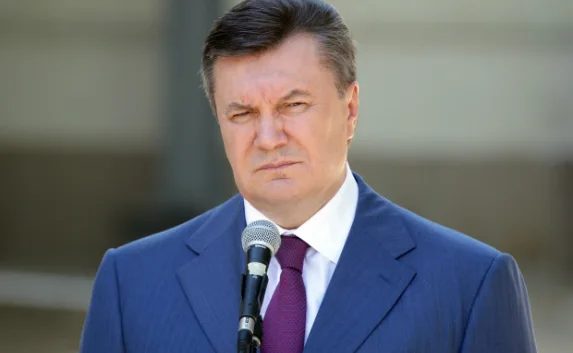 Янукович не может смотреть на Украину без слёз
