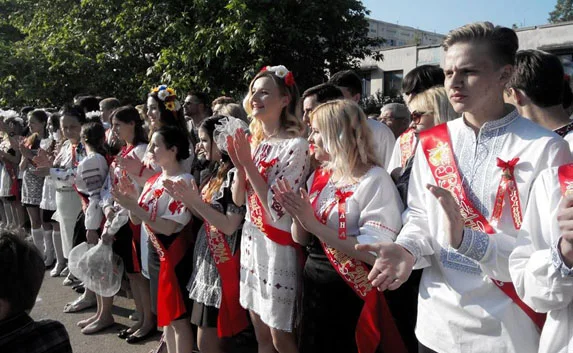 В Крыму выпускники вместо российского спели гимн Украины