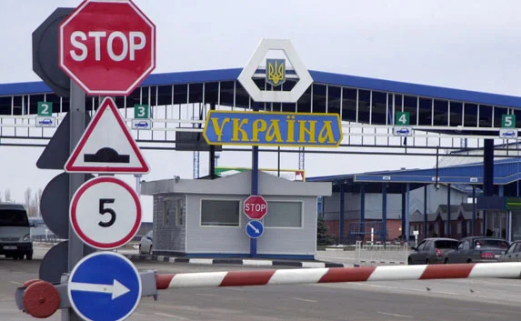 На пограничников Украины нападают с двух сторон