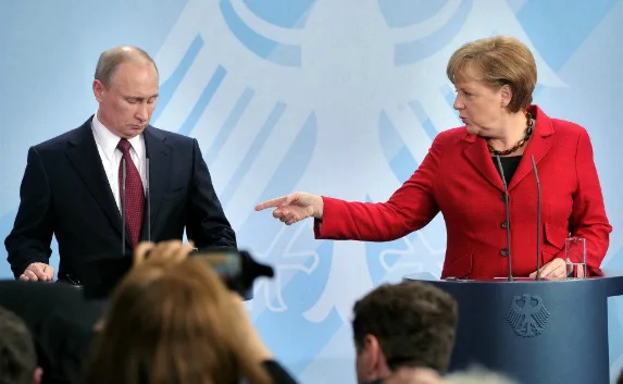 Путин поговорил с Меркель об Украине