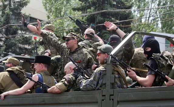 В Украину за ночь въехало 15 грузовиков с ополченцами