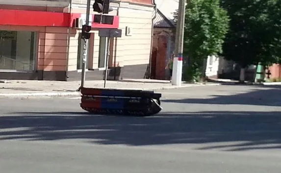 В центре Мариуполя провезли гроб «ДНР»