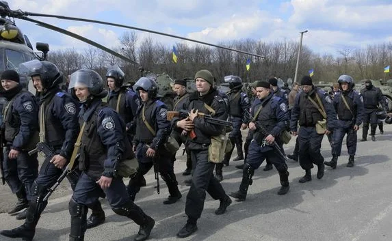 США не советует Украине вводить военное положение