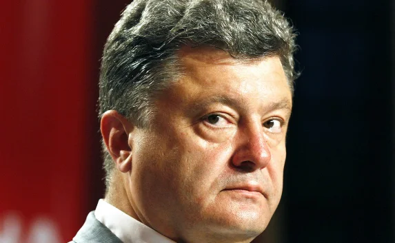 Порошенко требует наказать виновных в трагедии в Луганске