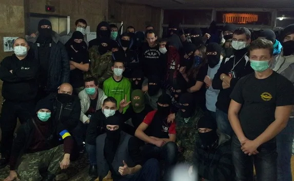 «Правый сектор» будет партизанить на Донбассе